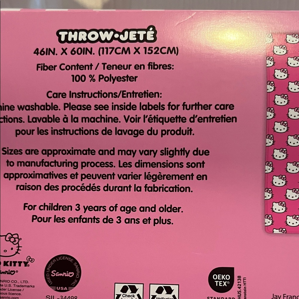 Hello Kitty Blanket - Picture 2 of 3